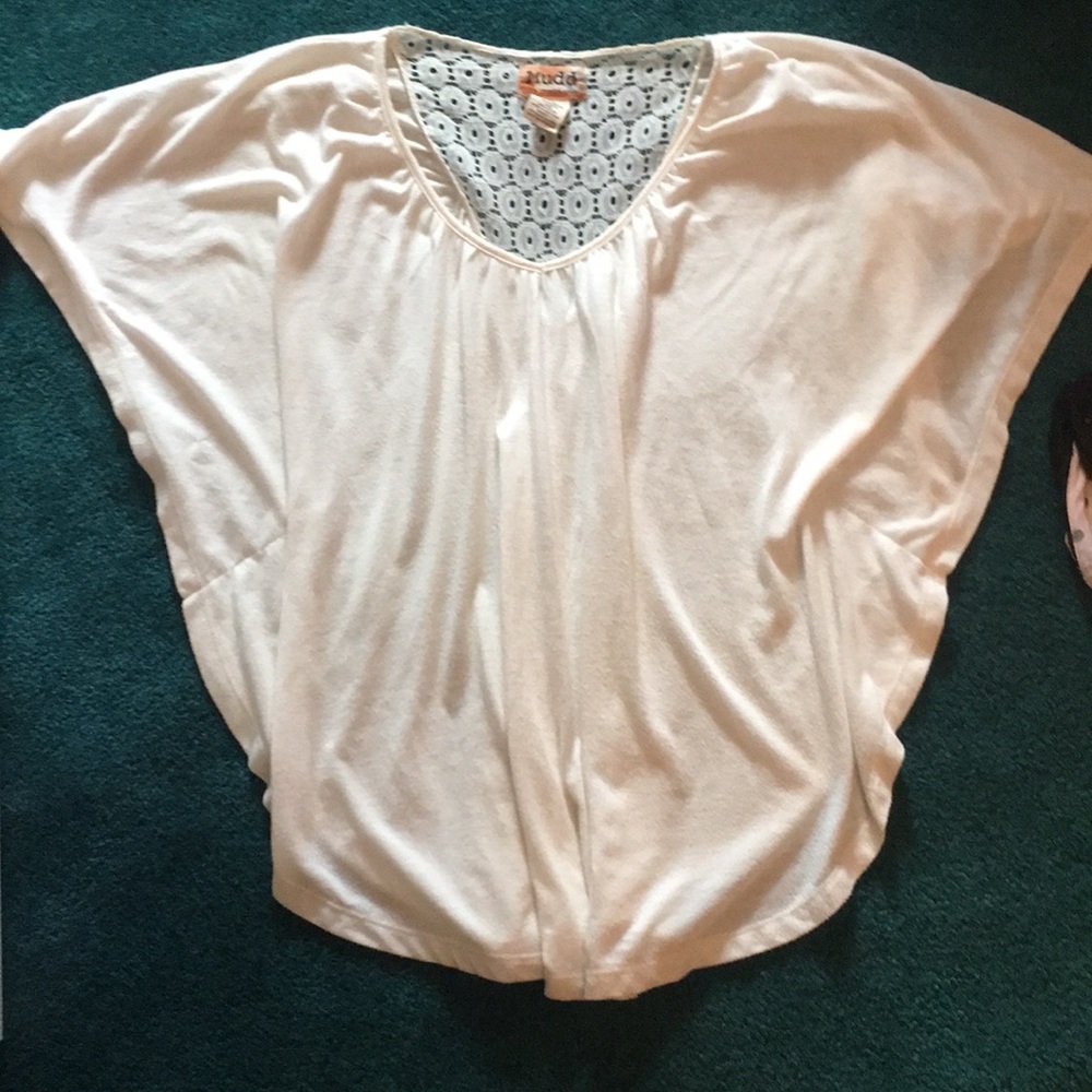 Cream Flowy Top!